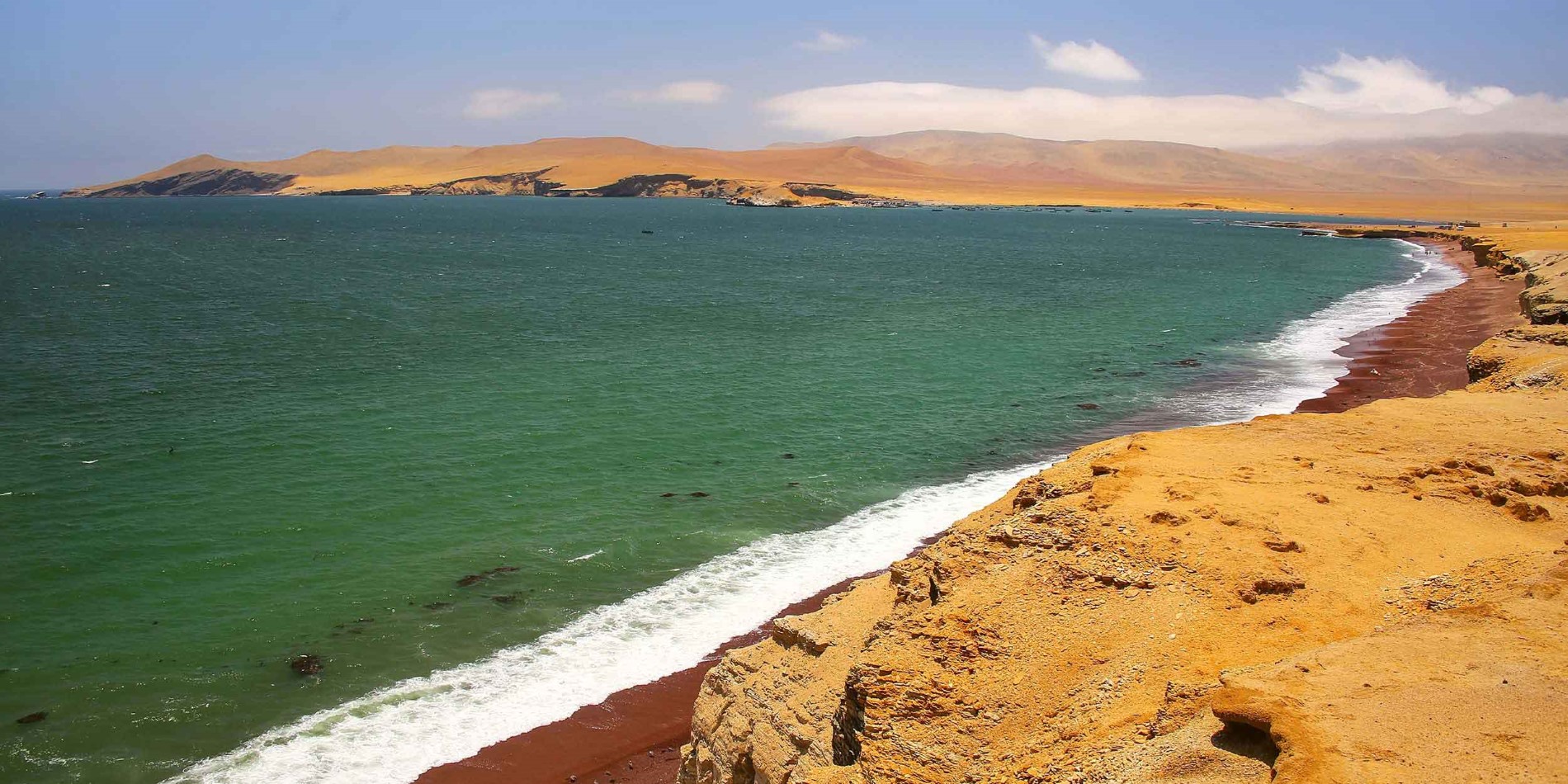 Die Klippen des Paracas Nationalreserve in Peru